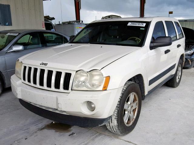 1J4GS48K35C602719 - 2005 JEEP GRAND CHER WHITE photo 2