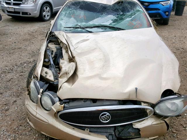 2G4WC532251300920 - 2005 BUICK LACROSSE C GOLD photo 7