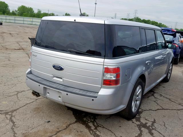 2FMDK51C99BA20420 - 2009 FORD FLEX SE SILVER photo 4