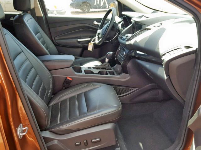 1FMCU9J97HUB80466 - 2017 FORD ESCAPE TIT ORANGE photo 5