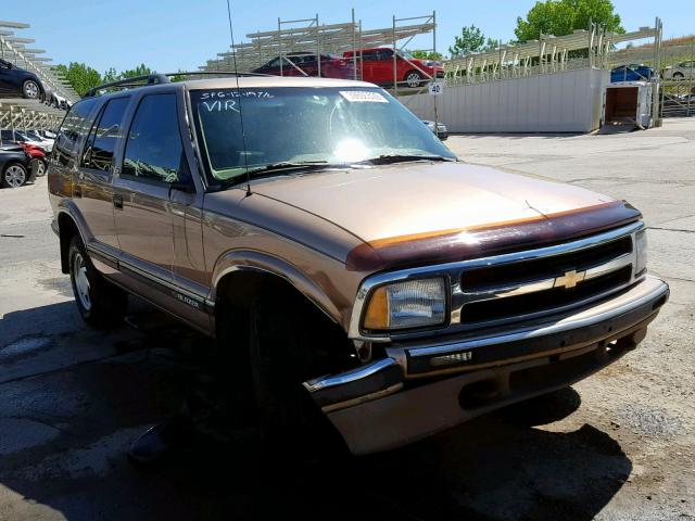 1GNDT13W0T2273762 - 1996 CHEVROLET BLAZER GOLD photo 1