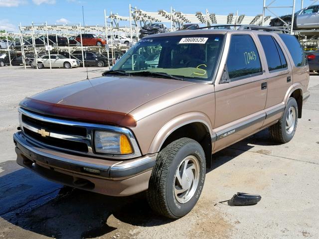 1GNDT13W0T2273762 - 1996 CHEVROLET BLAZER GOLD photo 2