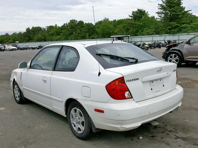 KMHCG35C45U357237 - 2005 HYUNDAI ACCENT GS WHITE photo 3