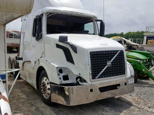 4V4N99EH9FN914035 - 2015 VOLVO VN VNL WHITE photo 9