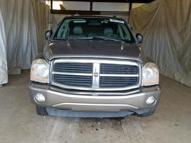 1D4HB48D85F588930 - 2005 DODGE DURANGO SL GOLD photo 9