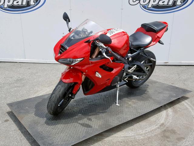 SMTD00NS5CT517391 - 2012 TRIUMPH MOTORCYCLE DAYTONA 67 RED photo 2