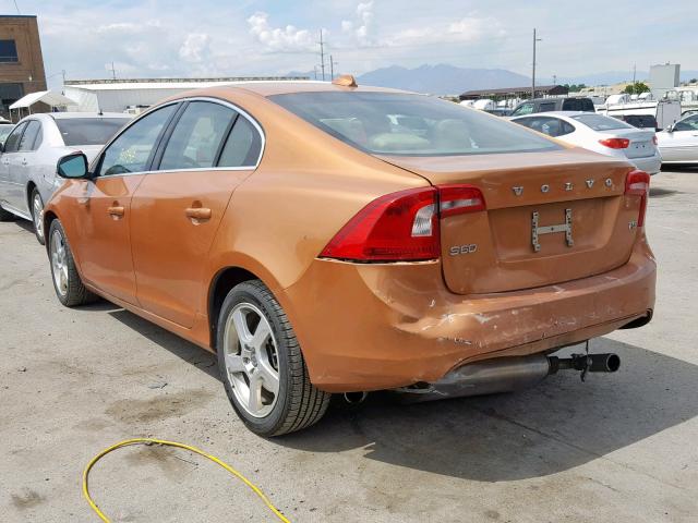 YV1622FSXC2041442 - 2012 VOLVO S60 T5 ORANGE photo 3