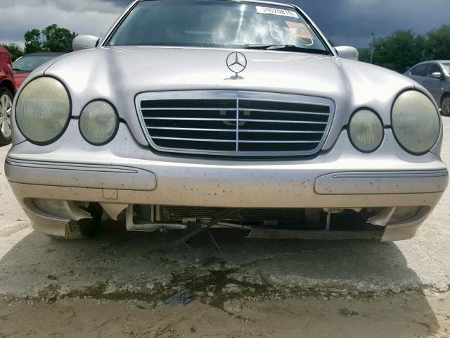 WDBJF65J52B474040 - 2002 MERCEDES-BENZ E 320 SILVER photo 9