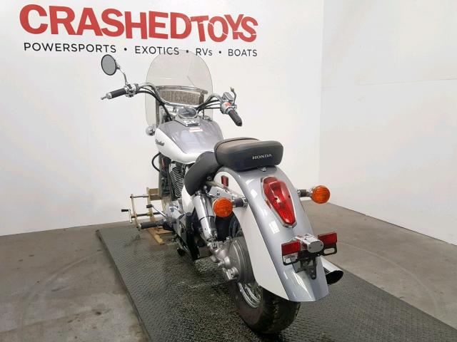 JH2RC50465M100030 - 2005 HONDA VT750 CA WHITE photo 18