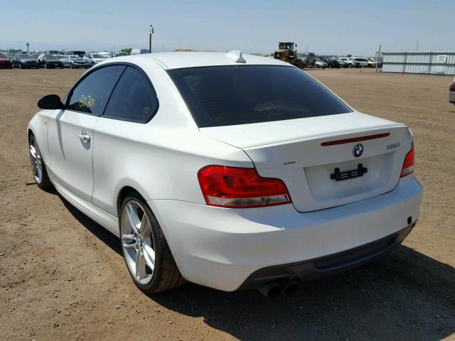 WBAUC73509VK80864 - 2009 BMW 135 I WHITE photo 3