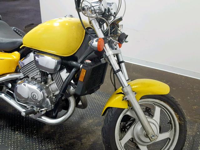 JH2RC4301TM201797 - 1996 HONDA VF750 C YELLOW photo 13