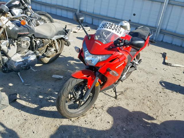 MLHMC4108D5303998 - 2013 HONDA CBR250 R RED photo 2