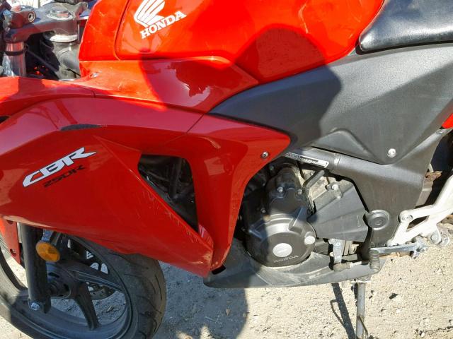 MLHMC4108D5303998 - 2013 HONDA CBR250 R RED photo 7