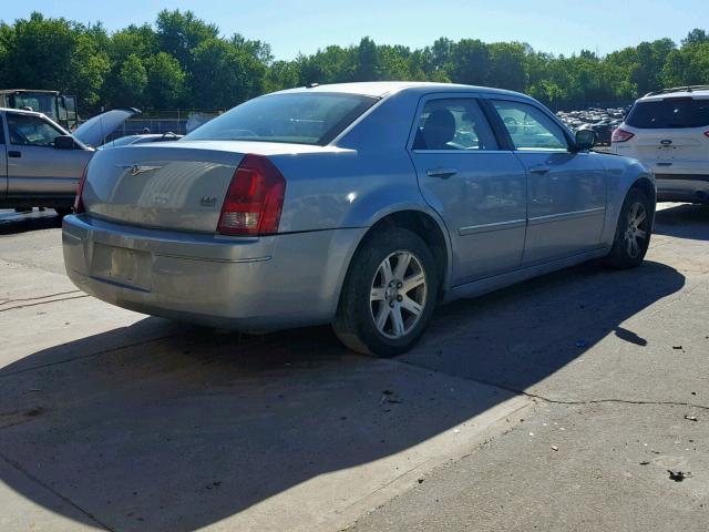 2C3KA53GX6H321175 - 2006 CHRYSLER 300 TOURIN BLUE photo 4