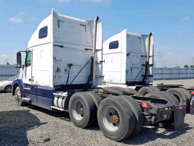 4V4NC9EJ3BN529956 - 2011 VOLVO VN VNL WHITE photo 3