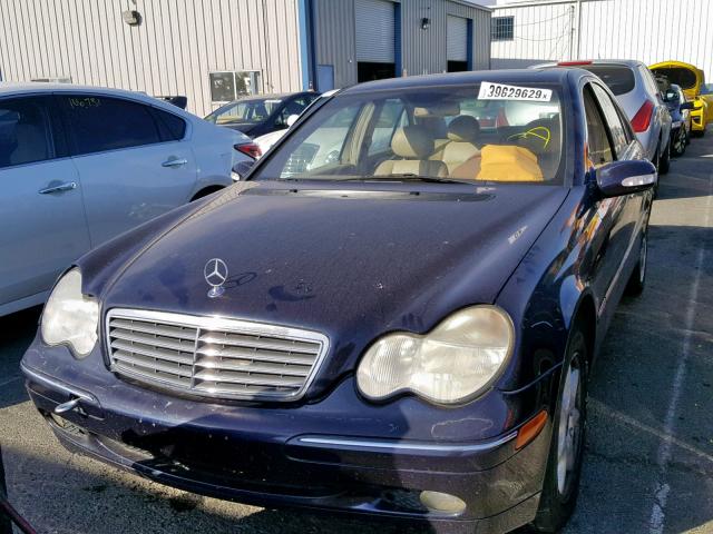 WDBRF61J82F258751 - 2002 MERCEDES-BENZ C 240 BLUE photo 2