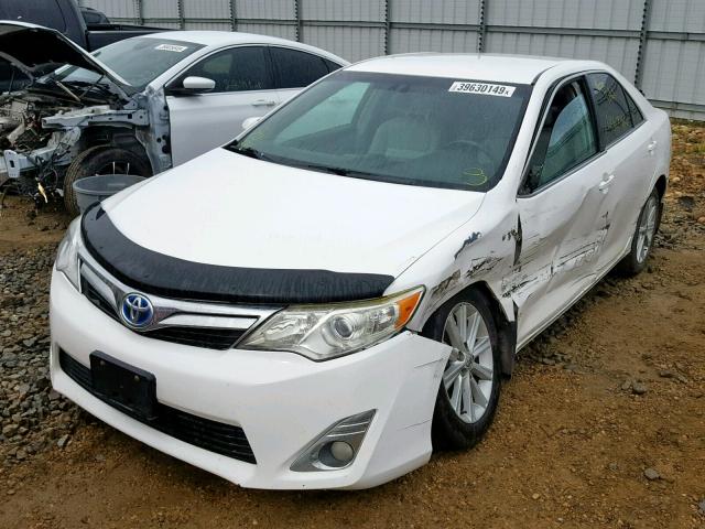 4T1BD1FK1DU078602 - 2013 TOYOTA CAMRY HYBR WHITE photo 2