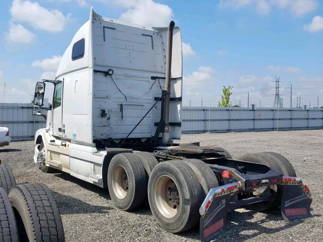 4V4NC9EH1BN532240 - 2011 VOLVO VN VNL WHITE photo 3