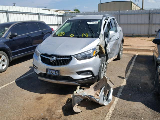 KL4CJBSB2HB001004 - 2017 BUICK ENCORE PRE SILVER photo 2