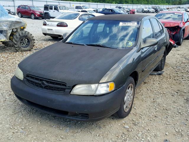 1N4DL01D4WC133822 - 1998 NISSAN ALTIMA XE GREEN photo 2