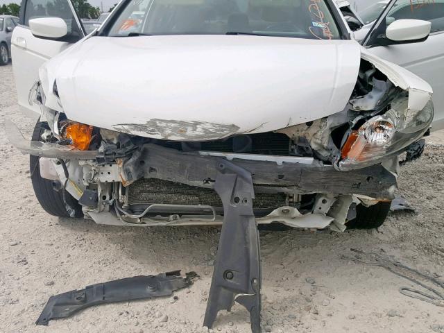 1HGCP2F6XCA037427 - 2012 HONDA ACCORD SE WHITE photo 9