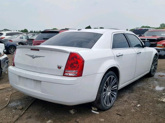 2C3CA2CV6AH330501 - 2010 CHRYSLER 300 S WHITE photo 4