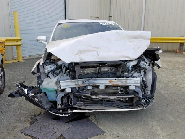 3FA6P0RU4GR116233 - 2016 FORD FUSION TIT WHITE photo 9