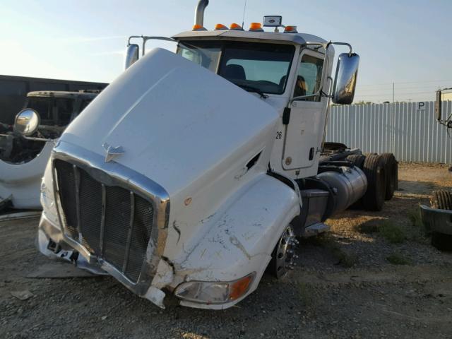 1XPHDP9X9BD126786 - 2011 PETERBILT 386 WHITE photo 2