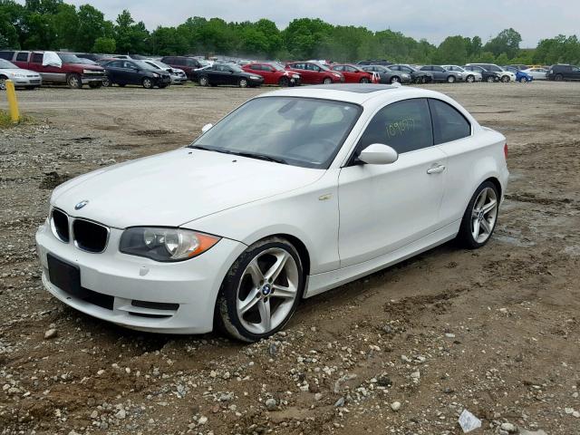 WBAUP73569VK75317 - 2009 BMW 128 I WHITE photo 2