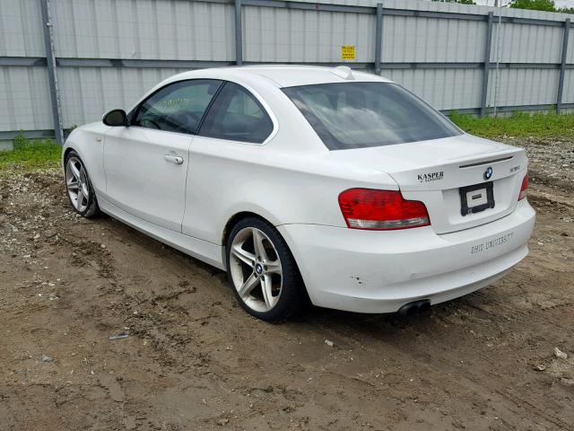 WBAUP73569VK75317 - 2009 BMW 128 I WHITE photo 3