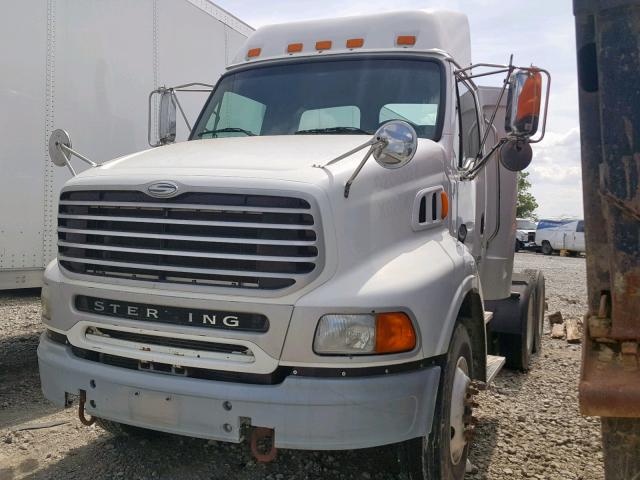 2FWJA3CV29AAL6237 - 2009 STERLING TRUCK A 9500 WHITE photo 2