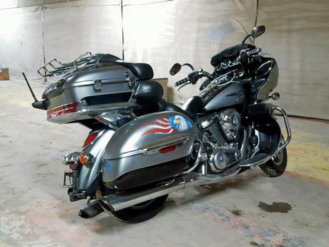 JKBVNRA1XAA003993 - 2010 KAWASAKI VN1700 GRAY photo 4