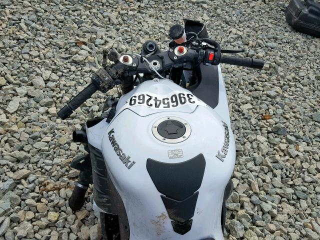 JKBZXNE18DA010377 - 2013 KAWASAKI ZX1400 E WHITE photo 5