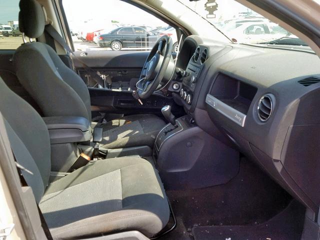 1C4NJCBB0HD117911 - 2017 JEEP COMPASS SP ბეჟი ფოტო 5