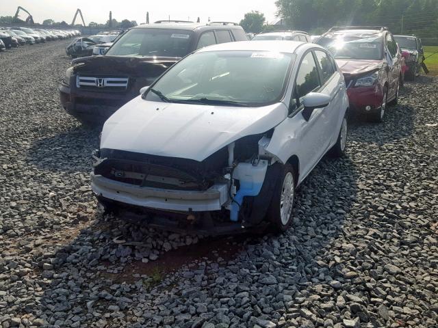 3FADP4TJ0GM185690 - 2016 FORD FIESTA S WHITE photo 2