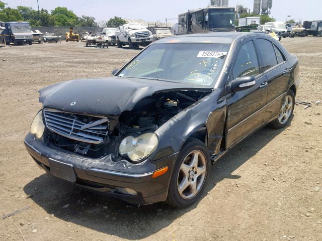 WDBRF61J62E007328 - 2002 MERCEDES-BENZ C 240 BLACK photo 2