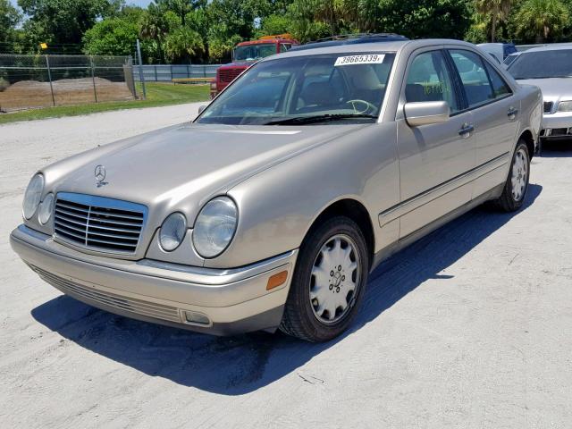 WDBJF65H2XA892131 - 1999 MERCEDES-BENZ E 320 GOLD photo 2