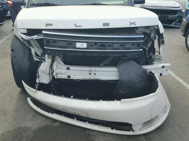 2FMGK5B8XEBD13633 - 2014 FORD FLEX SE WHITE photo 9