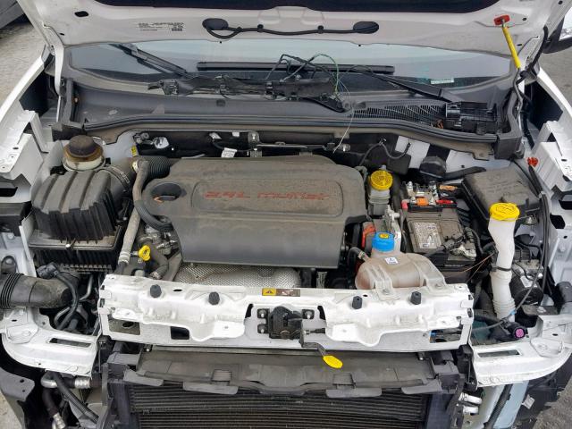 ZFBERFBB8H6E05356 - 2017 RAM PROMASTER 白色 照片 7