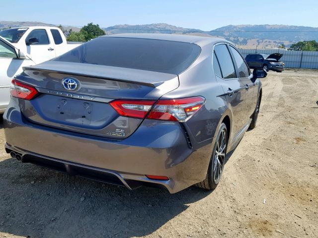 4T1B21HK3JU009408 - 2018 TOYOTA CAMRY HYBR GRAY photo 4