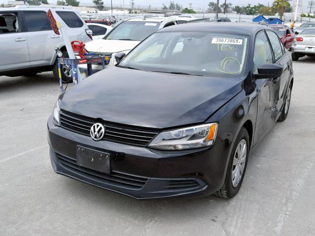 3VW2K7AJXEM435452 - 2014 VOLKSWAGEN JETTA BASE BLACK photo 2