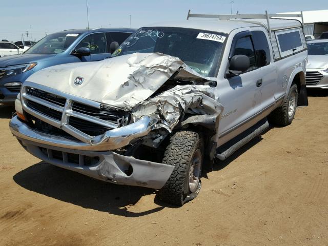 1B7GG22N1YS530458 - 2000 DODGE DAKOTA SILVER photo 2