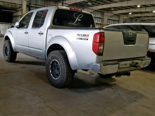 1N6AD07U95C410137 - 2005 NISSAN FRONTIER C GRAY photo 3