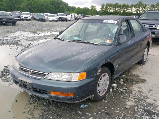 1HGCD562XTA067020 - 1996 HONDA ACCORD DX GREEN photo 2