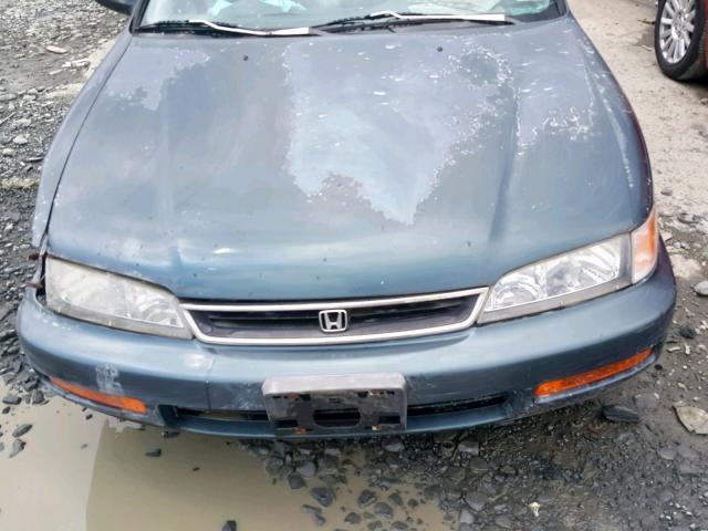 1HGCD562XTA067020 - 1996 HONDA ACCORD DX GREEN photo 7