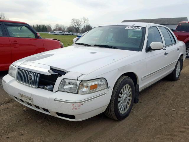 2MEFM75V27X617681 - 2007 MERCURY GRAND MARQ WHITE photo 2