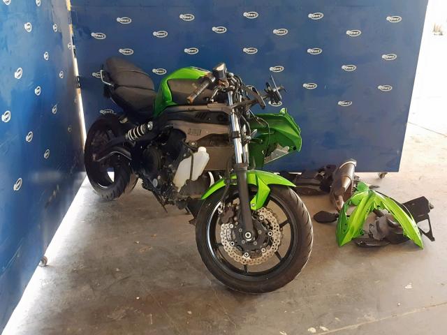 JKAEXEE10CDA03085 - 2012 KAWASAKI EX650 EC GREEN photo 1