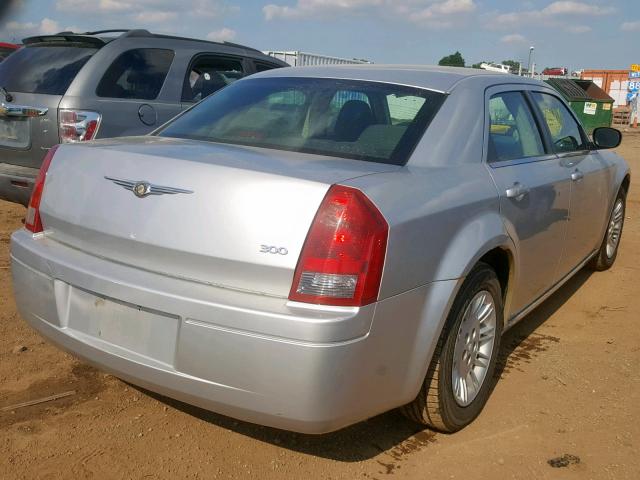 2C3KA43R77H617803 - 2007 CHRYSLER 300 SILVER photo 4