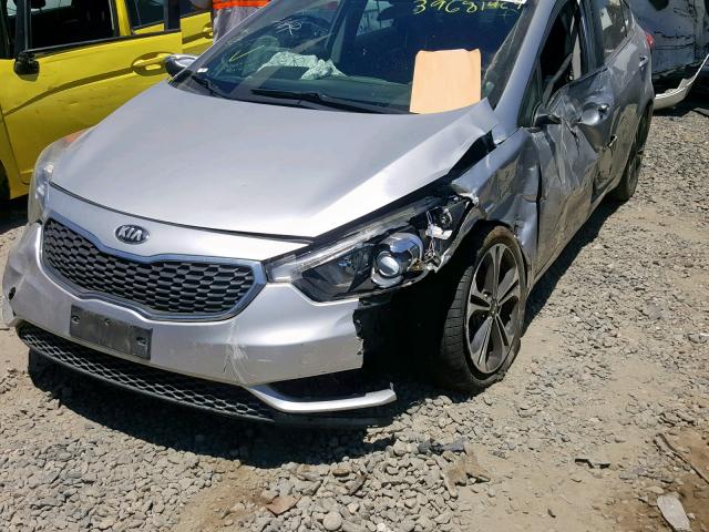 KNAFX4A86E5114349 - 2014 KIA FORTE EX SILVER photo 9