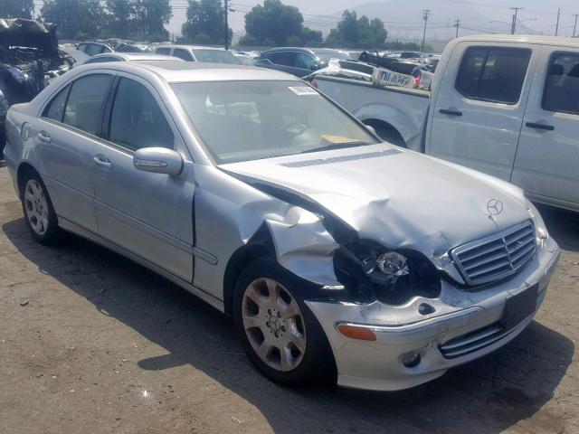 WDBRF84J15F609723 - 2005 MERCEDES-BENZ C 320 4MAT SILVER photo 1